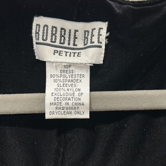 Robbie Bee Velvet and lace black cocktail dress - Picture 3 of 4